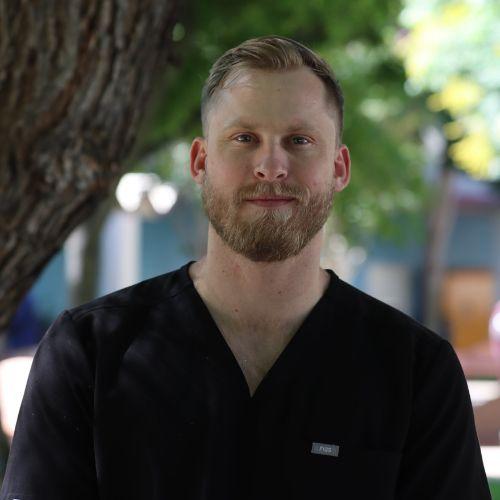 Dr. Garth Robillard